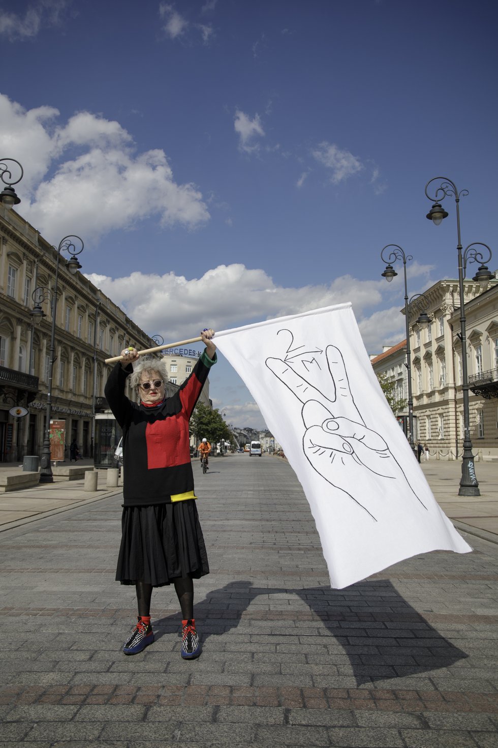 Monika Drozynska, Two (with Maya Gordon), photo: Michal Matejko. Courtesy of Exhibition Office / Polish Modern Art Foundation, Warsaw. Picture of the work "Two" by polish artist Monika Drozynska.